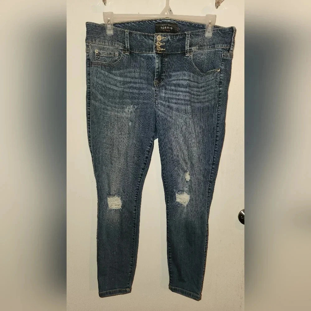 Torrid premium jegging denim jeans 18 short